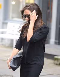 Victoria Beckham điệu đà ra phố 9