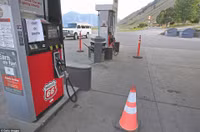 Người Mỹ có nguy cơ gặp tắc đường tồi tệ nhất lịch sử vì phát cuồng với nhật thực ảnh 6