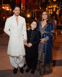 Chùm ảnh người nổi tiếng trong tiệc trước đám cưới xa hoa của con tỷ phú ở Ấn Độ