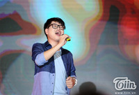 Nam sinh trường báo giả gái cực ngọt đêm nhạc kịch chào sinh viên mới