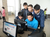 Khai mạc cuộc thi trực tuyến “Tuổi trẻ học tập và làm theo tấm gương đạo đức Hồ Chí Minh năm học 2014-2015“ ảnh 1