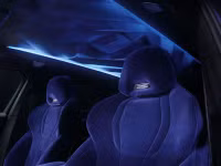 Chùm ảnh XM Mystique Allure của BMW lấy cảm hứng từ Naomi Campbell