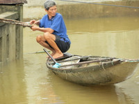 Thừa Thiên- Huế: Học sinh vùng ngập lũ được nghỉ học ảnh 2