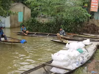 Thừa Thiên- Huế: Học sinh vùng ngập lũ được nghỉ học ảnh 7