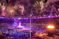 Hiện tại và quá khứ: Một trời, một vực ảnh 10