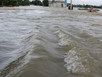 Thừa Thiên- Huế: Học sinh vùng ngập lũ được nghỉ học ảnh 11