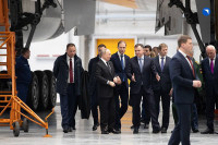 Hình ảnh ông Putin vào buồng lái máy bay ném bom Tu-160M
