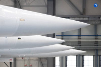 Hình ảnh ông Putin vào buồng lái máy bay ném bom Tu-160M