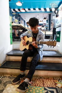 Chàng trai 16 tuổi, đàn hay, cực giống thần đồng guitar Hàn Quốc Sungha Jung ảnh 8 9X Hà thành học giỏi đàn hay bản sao hoàn hảo của Sungha Jung