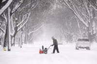 Chùm ảnh nước Mỹ tê cóng trong băng tuyết, loạt chuyến bay và lớp học bị hủy