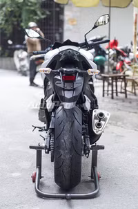 Cận cảnh Kawasaki Z800 ABS màu trắng đầu tiên tại Hà Nội ảnh 9