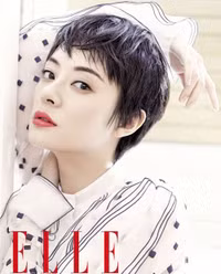 Xếp sau cô là Tôn Lệ, một minh tinh thực lực của showbiz Hoa ngữ.