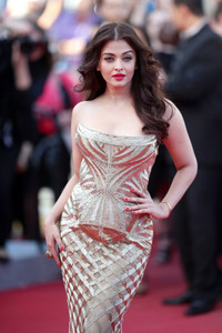 Aishwarya Rai - Hoa hậu được đánh giá đẹp nhất thế giới cũng là minh tinh hàng đầu Ấn Độ đứng ở vị trí thứ 8.