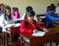 Thương lắm học sinh Pa Cô cõng gạo, xa nhà đi học ảnh 1 Thương lắm học sinh Pa Cô cõng gạo, xa nhà đi học ảnh 1