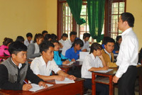 Thương lắm học sinh Pa Cô cõng gạo, xa nhà đi học ảnh 3