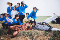 Teen quậy tưng bừng với bộ ảnh kỷ yếu “Mùa gặt quê em“ ảnh 8