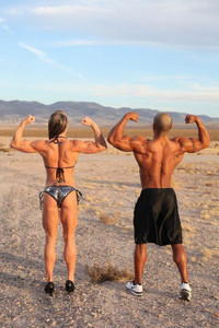 Gặp gỡ “cặp đôi 6 múi” quyến rũ nhất hành tinh ảnh 2