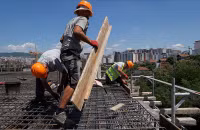 Hình ảnh nắng nóng cực độ thiêu đốt ở khắp 4 châu lục