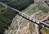 Hình ảnh đất đai nứt toác vì khô hạn ở Tây Ban Nha