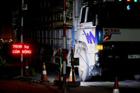 Quảng Bình: Bắt hàng loạt xe chở quá tải trên 100% tải trọng cho phép ảnh 1