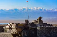 Chùm ảnh tập trận nóng với hơn 200 phương tiện bọc thép ở Kyrgyzstan