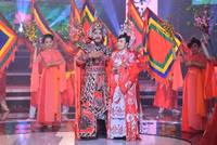 Hoa Hậu Kỳ Duyên cùng dàn Idol trẻ trung dự sự kiện ảnh 4