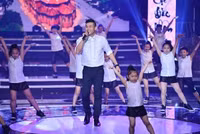 Hoa Hậu Kỳ Duyên cùng dàn Idol trẻ trung dự sự kiện ảnh 3