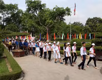 Hơn 280 đại biểu cháu ngoan Bác Hồ về thăm quê Bác ảnh 2