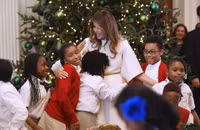 Đệ nhất phu nhân Mỹ đích thân trang trí Giáng sinh ảnh 3 Đệ nhất phu nhân Mỹ đích thân trang trí Giáng sinh ảnh 3