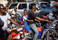 Chùm ảnh bạo lực băng đảng bao trùm Port-au-Prince của Haiti