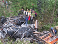 Xe container húc xe cảnh sát giao thông, một người chết cháy ảnh 1