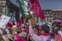 Biển người xuống đường ở Mexico 