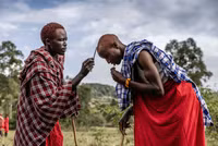 Chùm ảnh lễ trở thành đàn ông rực rỡ của thanh niên Maasai