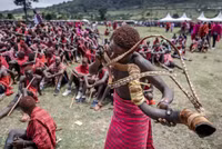 Chùm ảnh lễ trở thành đàn ông rực rỡ của thanh niên Maasai