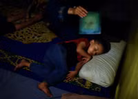 Hình ảnh trẻ em Palestine vật vã trong đói khát