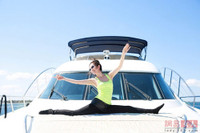 Lý Băng Băng khoe dáng thon với yoga trên du thuyền - 2