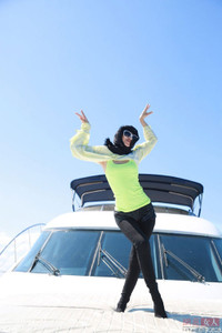 Lý Băng Băng khoe dáng thon với yoga trên du thuyền - 9