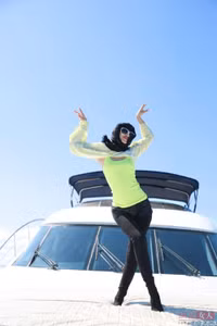 Lý Băng Băng khoe dáng thon với yoga trên du thuyền - 9