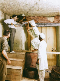 Cận cảnh kho báu trong hầm mộ Pharaông Ai Cập ảnh 15 Cận cảnh kho báu trong hầm mộ Pharaông Ai Cập - ảnh 15