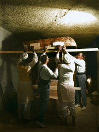 Cận cảnh kho báu trong hầm mộ Pharaông Ai Cập ảnh 18 Cận cảnh kho báu trong hầm mộ Pharaông Ai Cập - ảnh 18