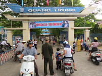 Thừa Thiên - Huế: Nhiều cha mẹ không đội mũ bảo hiểm cho con ảnh 11