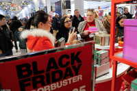 Black Friday: Biển người Mỹ đang ùa tới các cửa hàng để chi khoảng 20 tỉ USD ảnh 4 Black Friday: Biển người Mỹ đang ùa tới các cửa hàng để chi khoảng 20 tỉ USD ảnh 4