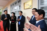 Bộ trưởng Nguyễn Kim Sơn trong buổi lễ khánh thành phòng học STEM tại Trường THCS Lê Quý Đôn.