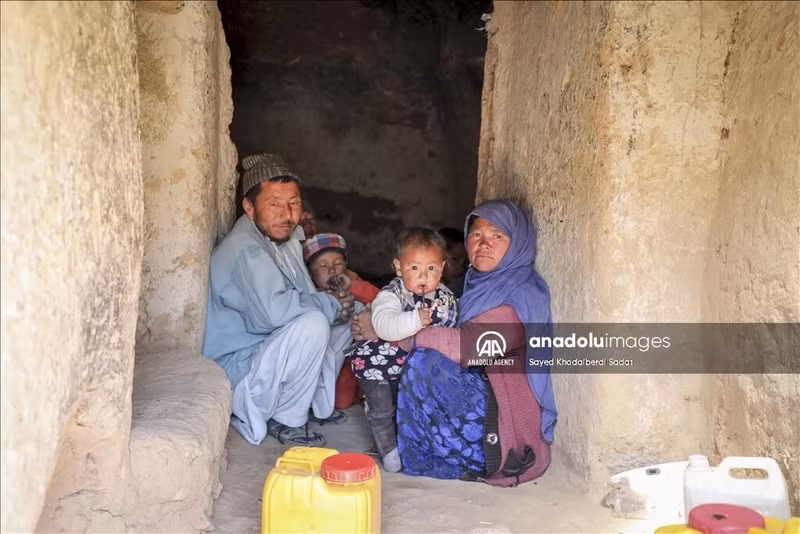 Cuộc sống đặc biệt của những người Afghanistan trong hang động