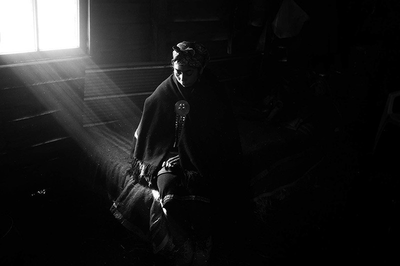 Sự phản kháng của người dân bản địa đối với toàn cầu hóa đã hình thành nên nền tảng của tác phẩm “Sự trở lại của những tiếng nói cổ xưa” – hình ảnh chiến thắng ở hạng mục “Nam Mỹ. Những dự án” Công bố các tác phẩm đoạt giải Ảnh Báo chí Thế giới năm 2024