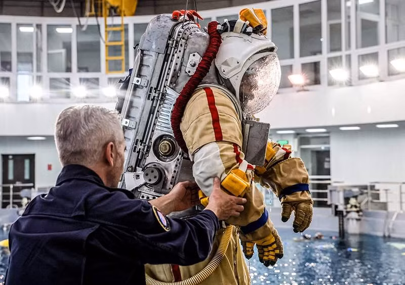 Chùm ảnh cách đào tạo đặc biệt cho phi hành gia dưới nước