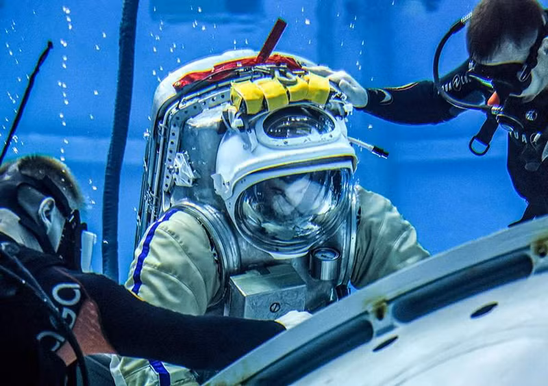 Chùm ảnh cách đào tạo đặc biệt cho phi hành gia dưới nước