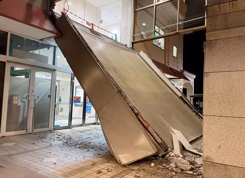 Hình ảnh Nhật Bản ngổn ngang sau trận động đất vào ngày đầu năm mới