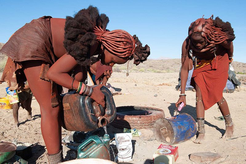 Chùm ảnh những đứa con của cát trong bộ lạc Himba
