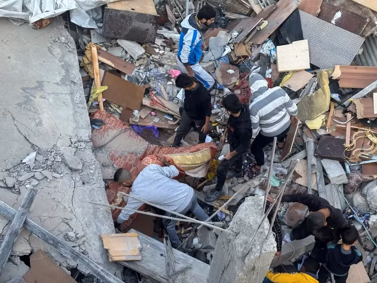 Israel nối lại cuộc tấn công Gaza, người Palestine cấp tập sơ tán 